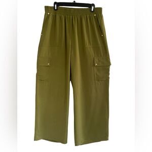 Micheal Kors - Cargo Pants Size: Large           Color: Smoky Olive